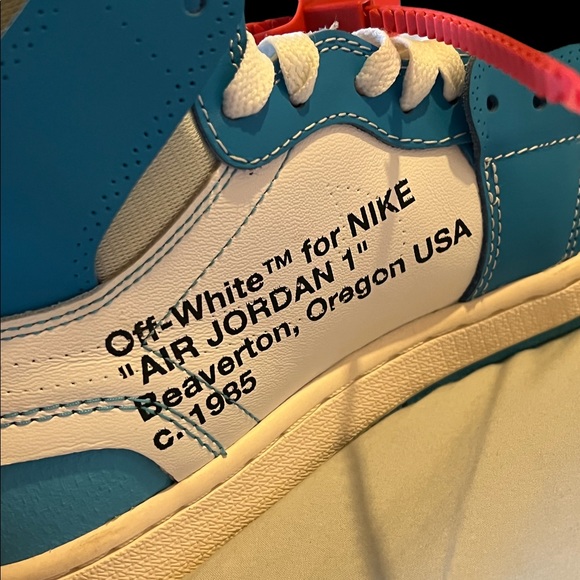 Off—-White x Air Jordan 1 Retro High OG UNC - Picture 14 of 16